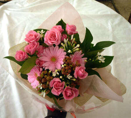 花新 バラとガーベラの花束 ピンク 八王子 日野 配送料無料