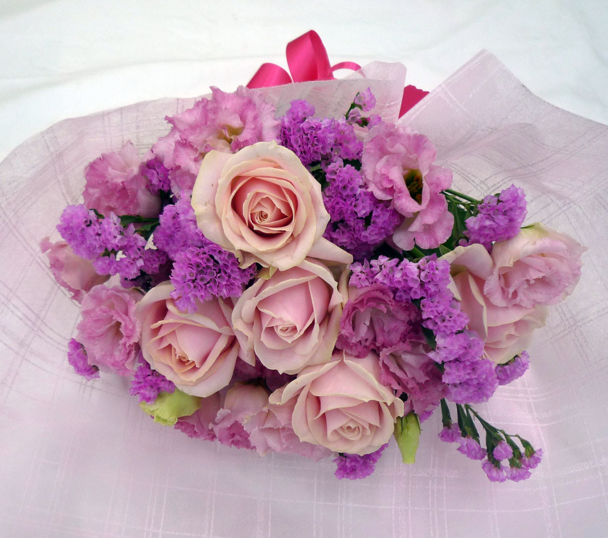 ピンク紫系の花束